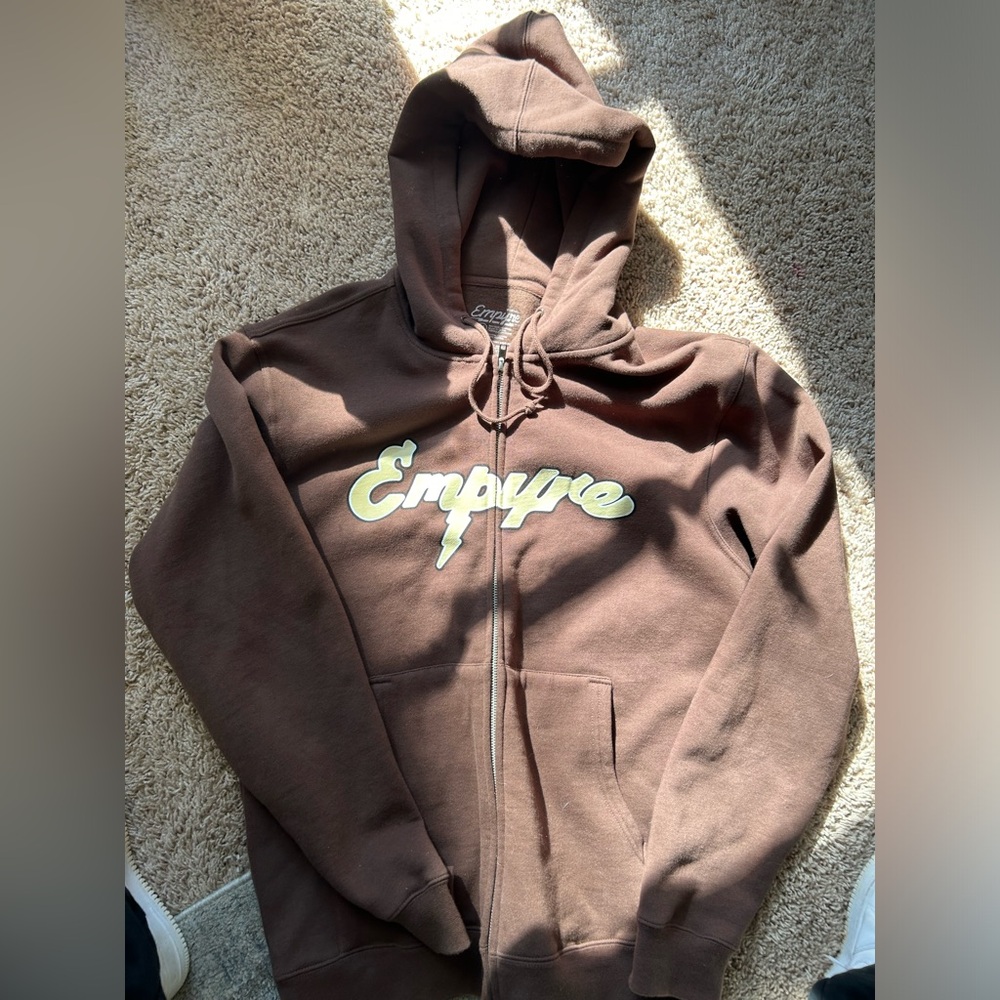 New empyre brown zipup